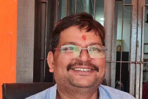 टूटी सड़कें और गंदी नालियां खोल रही नगर पालिका की पोल 