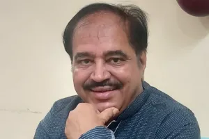 हे ईश्वर जमीं नही दी, आसमान तो दे