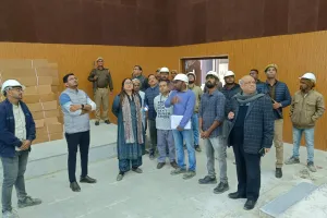 डीएम ने राजकीय मेडिकल कॉलेज का निरीक्षण कर संबंधित अधिकारियों एवं कार्यदायी संस्था को दिए आवश्यक निर्देश