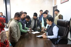 विधायक अभिजीत सांगा ने जनता की समस्यायों को सुनकर उनके निराकरण के आदेश दिए 