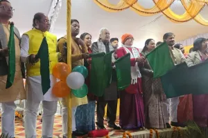 अयोध्या से शुरू हुई बंदे भारत ट्रेन का कानपुर के भाजपा नेताओं ने किया स्वागत 