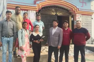 अवैध रूप से संचालित क्लीनिको पर छापेमारी 2 क्लीनिको पर जारी किया नोटिसजारी किया नोटिस