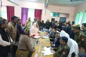 संपूर्ण समाधान दिवस पर कमिश्नर आईजी ने सुनी जनता की समस्याएं जल्द निस्तारण के निर्देश