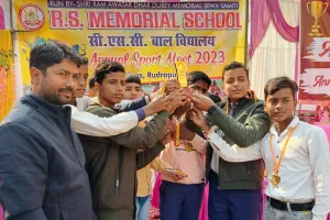 वार्षिकोत्सव में बच्चों ने दिया सोशल मीडिया से दूर रहने का संदेश