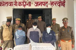 नकली शराब/शराब बनाने की सामग्री के साथ तीन शराब माफियाओं को आबकारी व पुलिस की संयुक्त टीम ने दबोचा