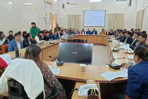 अवैध ईंट भट्ठों पर करें कार्यवाही संबंधित विभाग के अधिकारी-जिलाधिकारी