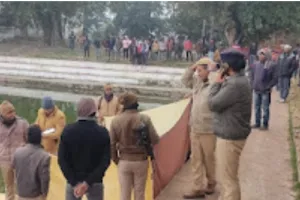 मनोरमा पोखरा में मिला छात्रा का शव 