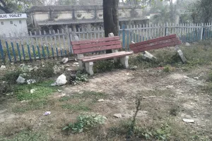 .....शायद पीएम मोदी की नजर हमारे इस बेहाल रेलवे स्टेशन पर भी पड़ जाए