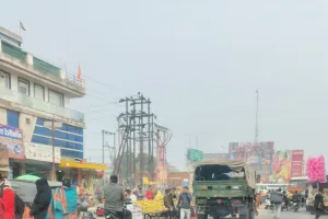 आखिर किसकी शह पर हो रहा है रामादेवी चौराहे पर अतिक्रमण 