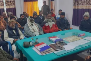 ग्राम सुरक्षा समिति के सदस्यों के साथ थानाध्यक्ष ने किया बैठक