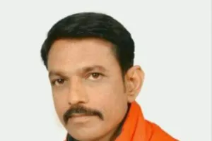 सड़को पर लगे भाले, आसमान से बरसते गोले,