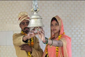 धर्म बदल कर सोनम ने लक्ष्मी” बन कर की शादी पति विष्णु समेत पांच पर एफआईआर