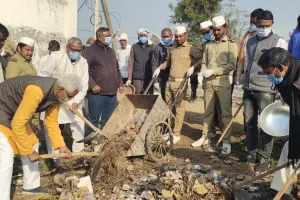 निरंकारी मिशन द्वारा चलाया  गया स्वच्छता अभियान।