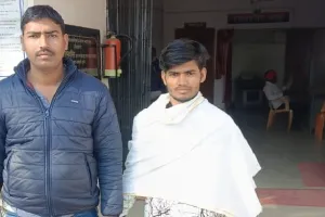 चोरी के बाइक के साथ एक नाबालिग युवक गिरफ्तार