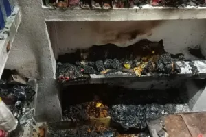 बिजली के तार में हुए शार्ट सर्किट से दुकान में लगी आग