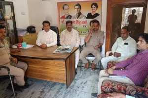 मथुरा में कांग्रेस जिलाध्यक्ष को को दिन भर रखा नजरबंद