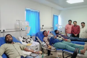 विन्ध्य फाउंडेशन ट्रस्ट के रक्तवीर सदस्यों ने  कैंसर मरीजों के लिए किया SDP दान