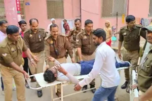 प्रयागराज के बदमाशों से पुलिसिया मुठभेड़, गोली मारकर किया गिरफ्तार