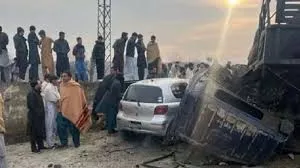 पाकिस्तान विस्फोट में एक व्यक्ति की मौत, अन्य 14 लोग जख्मी 