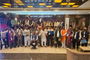 भ्रामक विज्ञापनों को संज्ञान में लेकर कानूनी कार्रवाई पर जोर