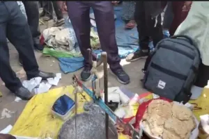 मिलावटखोरों पर खाद्य विभाग की छापेमारी से मचा हड़काम टीम ने एक दर्जन से अधिक खोये के भरे नमूने 