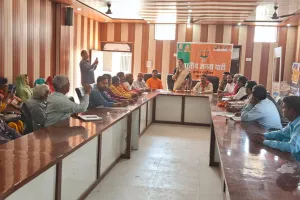 बल्दीराय ब्लाक मुख्यालय पर उड़ी आचार संहिता की धज्जियां चरितार्थ हुई पुरानी कहावत 