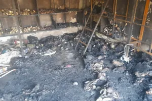 आग लगने से दुकान जल कर खाक।