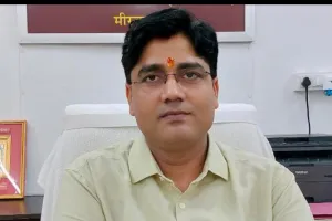 मान्यता प्राप्त राजनैतिक दलों के साथ जिलाधिकारी प्रियंका निरंजन लेंगी बैठक