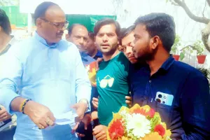 ईमानदार साहब के डी सी व सर्वेयर कर रहे ₹ 30000 प्रति आवास अवैध वसूली--अंजू, 