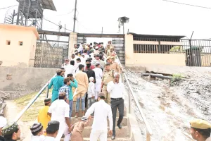 सौहार्द के माहौल में हुई अलविदा जुमे की नमाज