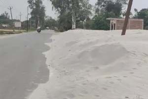  जिम्मेदार अधिकारी , दुकानदार बने राहगीरों के जान का दुश्मन