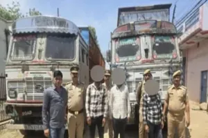 लूट के दो ट्रक व फर्जी कागजात व मोबाइल बरामद!