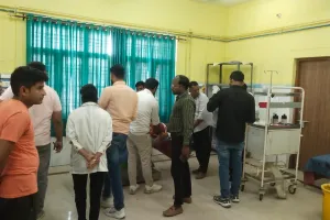 बेटी की शादी का कार्ड बांटने निकले पिता को अज्ञात वाहन ने नेशनल हाइवे पर मारी टक्कर हालत गंभीर