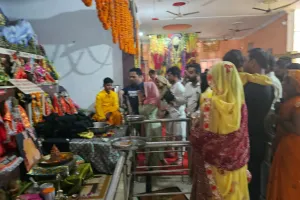 देवी भक्तों ने अभीष्ठ फल देने वाली मां धूमावती के किए दर्शन