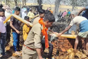 घर में शादी की तैयारियों के दौरान फटा सिलेंडर, दो मवेशियों की मौत