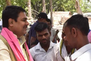 हर गरीब परिवार की एक महिला को मिलेंगे सालाना एक लाख रुपए : आनंद भदौरिया