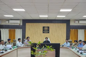 बेजुबान जानवरों एवं पक्षियों को भीषण गर्मी से बचाने को लेकर डीएम अरविंद सिंह की अनूठी पहल, नरेगा से गूल बनाकर नहरों के माध्यम से तालाबों को लबालब भरने का चलेगा अभियान