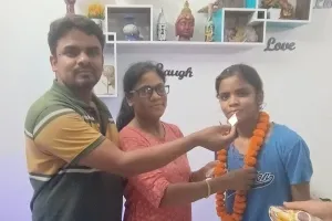 टापर अनुष्का यादव ने माता पिता और गुरूजनों को दिया सफलता का श्रेय