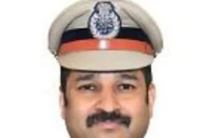  गोरखपुर मण्डल में 70 पुलिसवालों पर हुआ बड़ा एक्शन ,पासपोर्ट वेरिफिकेशन में कर रहे थे वसूली; 5 सस्पेंड,