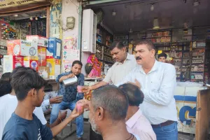 गंगा दशहरा पर किया शरबत वितरण