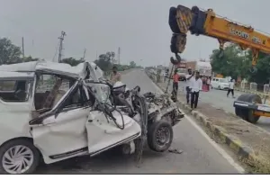 ट्रैक्टर ट्रॉली में पीछे से टकराई कार एक मौत