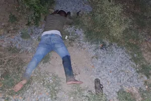 कुशीनगर : पुलिस ने बिहार के एक पशु तस्कर को ठोक किया लगड़ा, दो गिरफ्तार