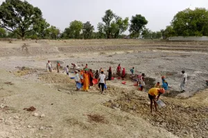 महिला मेट और रोजगार सेवक की लापरवाही के चलते प्रभावित हो रहा मनरेगा कार्य
