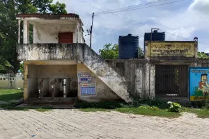 करोड़ों की लागत से बना बस स्टेशन बदहाली का हुआ शिकार