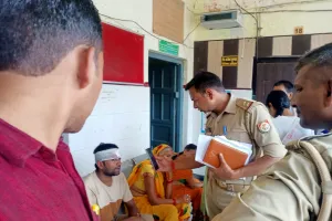 घायल अवस्था में सड़क किनारे पड़ा मिला सिपाही