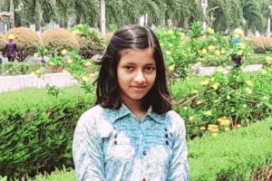 असम के करीमगंज जिले में रामकृष्ण विश्वविद्यालय की आठवीं कक्षा की छात्रा चंदबीना पाल ने राज्य स्तरीय निबंध प्रतियोगिता में विशेष स्थान हासिल किया।