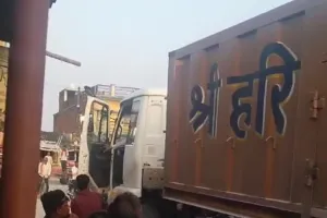 गिट्टी गिरा कर आ रहे  ट्रेलर चालक से  मनबढो ने छीन लिए 69 हजार कैश,