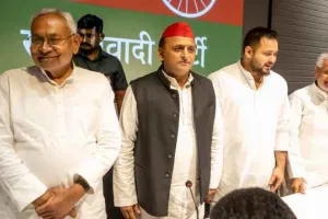 यू.पी. में कहीं छोटे दलों का अस्तित्व ही न हो जाए खत्म 