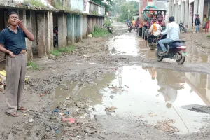 आखिर कब खत्म होगी सिरसा मेजा सम्पर्क मार्ग पर जलजमाव की समस्या।