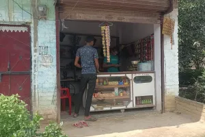 ग्राम प्रधान और पंचायत सचिव की मिली भगत से ट्रक मालिक और ट्रक ड्राइवर के खाते में लगा दी फर्जी मनरेगा मजदूरी 